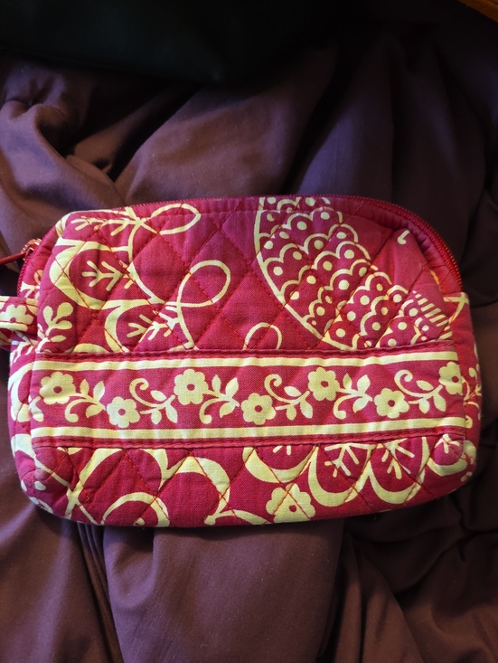Vera Bradley Handbags - VINTAGE VERA BRADLEY QUILTED FLORAL MAKE-UP POUCH IN PINK AND WHITE